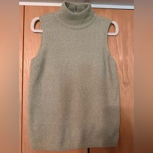 Tahari light Jade Green Sleeveless Sweater Top